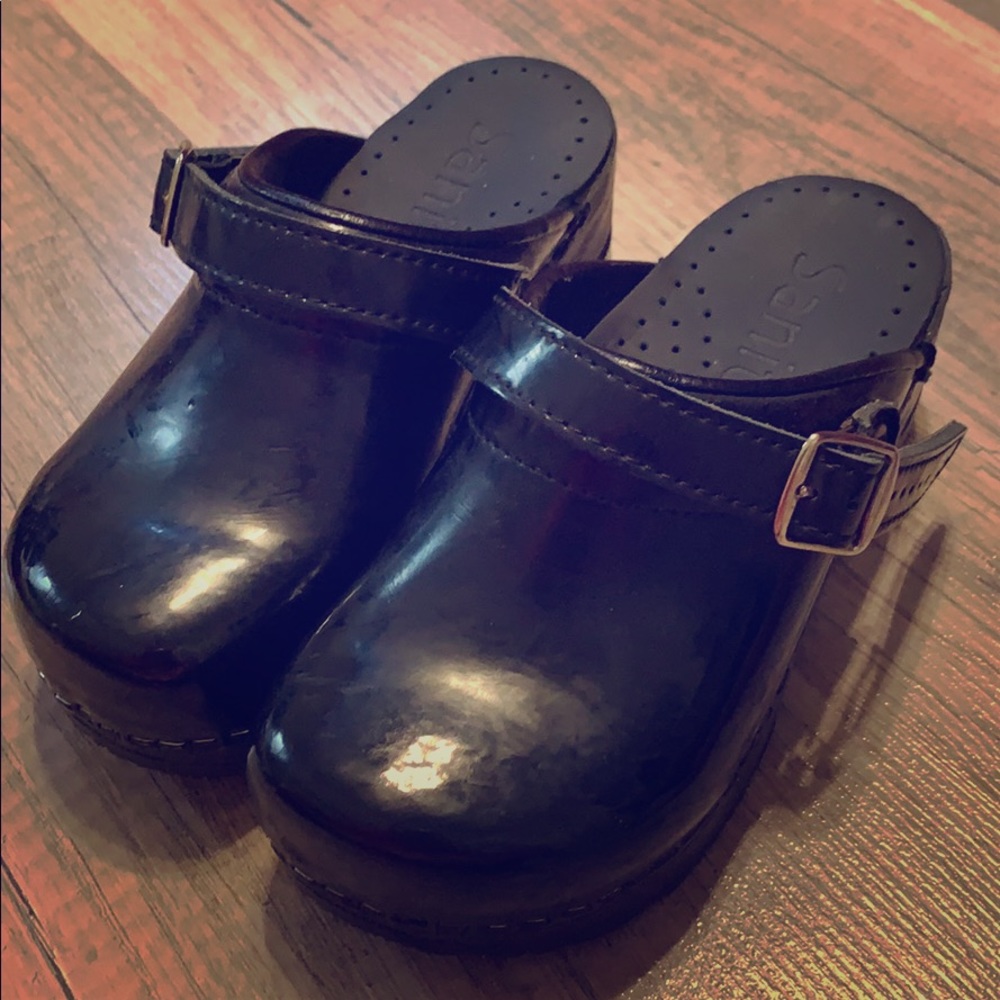 Black clog sanita for girls